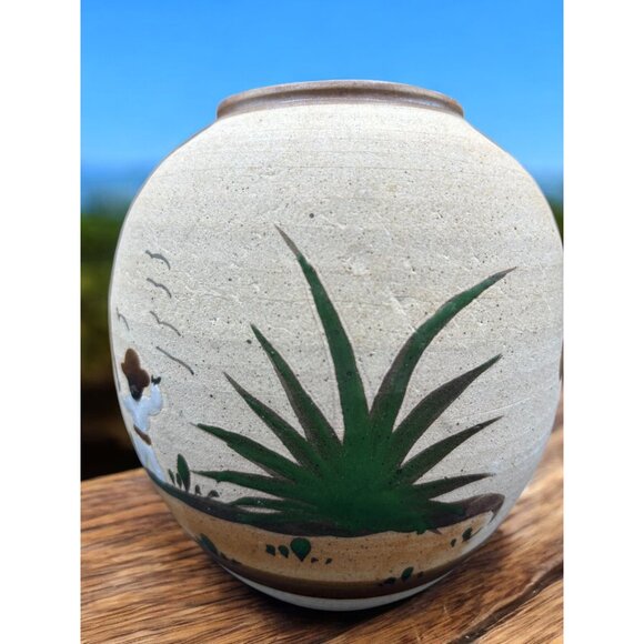 Vintage Mexican Pottery Vase signed Hand Painted Family - Picture 5 of 8